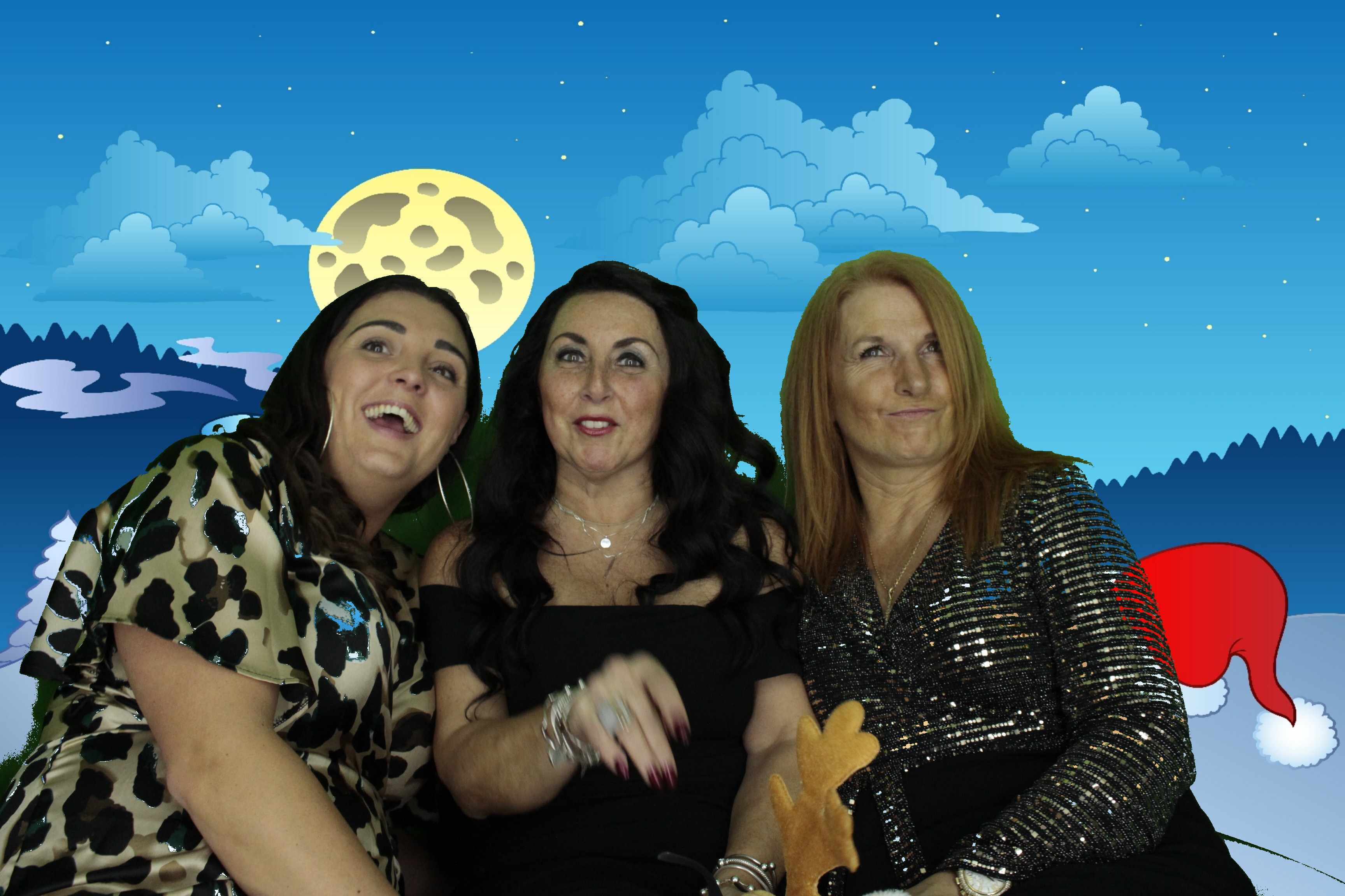 Silvermere Christmas Party | View more photos from the event at gallery.myphotoboothexperience.co.uk/u/MyPhotoBoothExperienceLtd/Silvermere-Christmas-Party-3